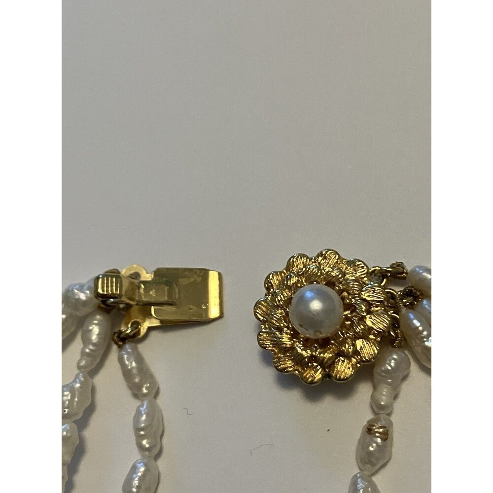 Multistrand freshwater rice pearl bracelet, gold tone flower clasp, 8 inch - Picture 2 of 3